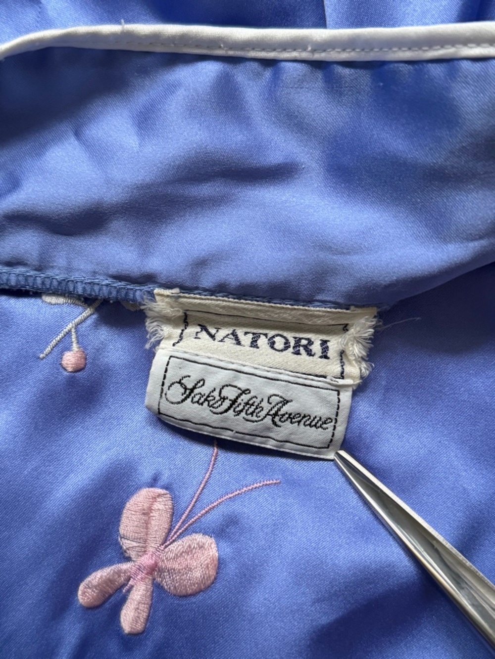 Vintage Saks Fifth Avenue Blue Pink Lavender Satin Embroidered Wrap Robe - Picture 7 of 8